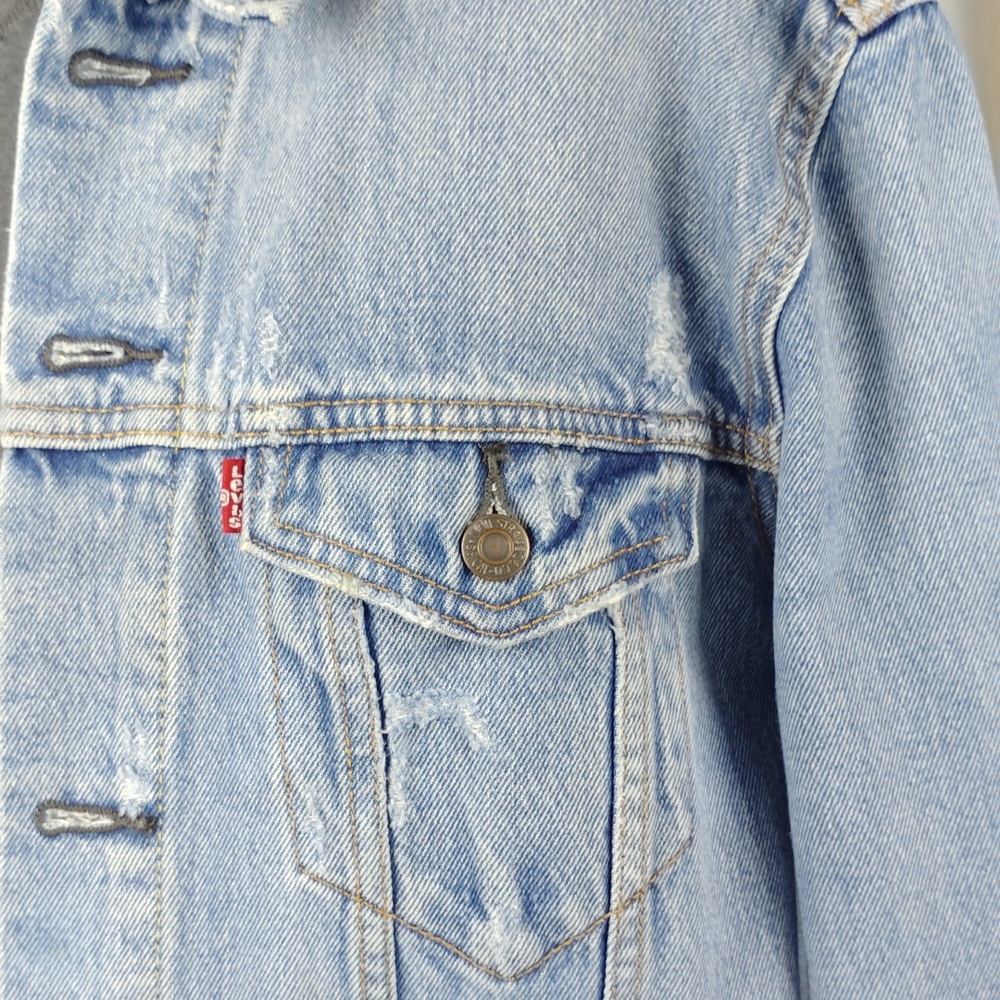 Levi Strauss & Co. Classic Blue Denim Mens Jacket. - Picture 8 of 16